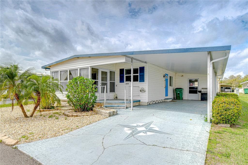 6833 SUNNIDALE DRIVE ZEPHYRHILLS, FL 33542