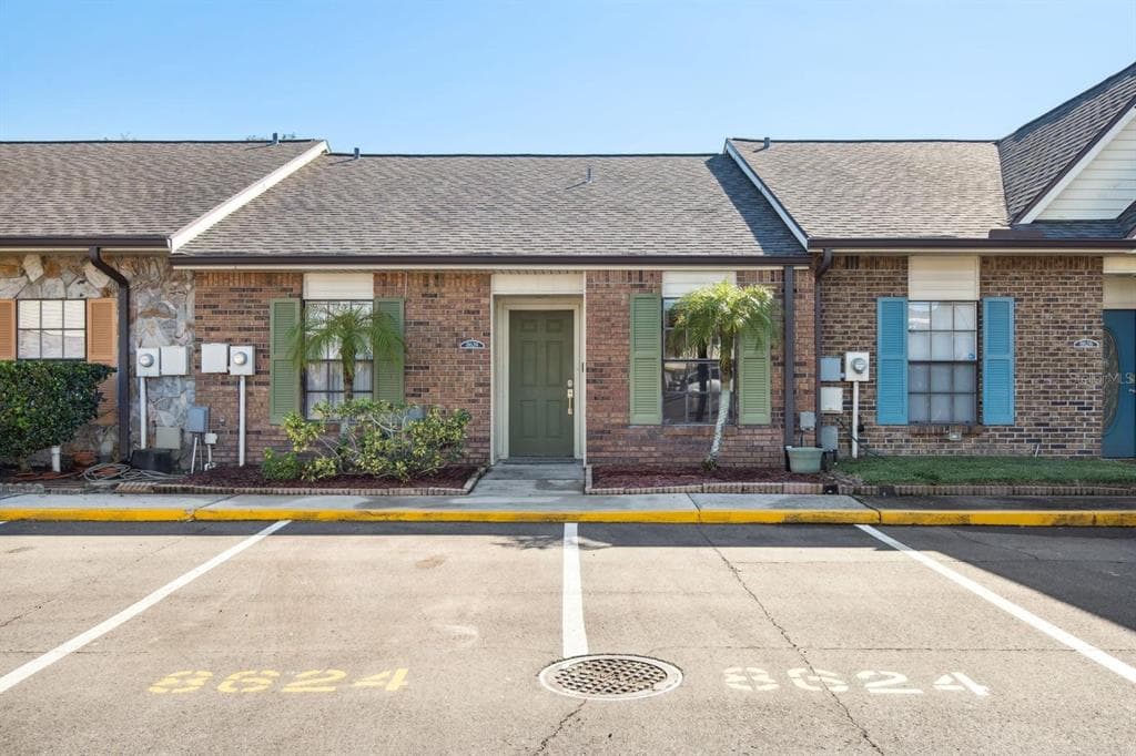 8624 CARROLL OAKS DRIVE TAMPA, FL 33614