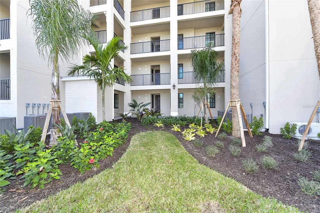 17724 GAWTHROP DRIVE UNIT 402 BRADENTON, FL 34211