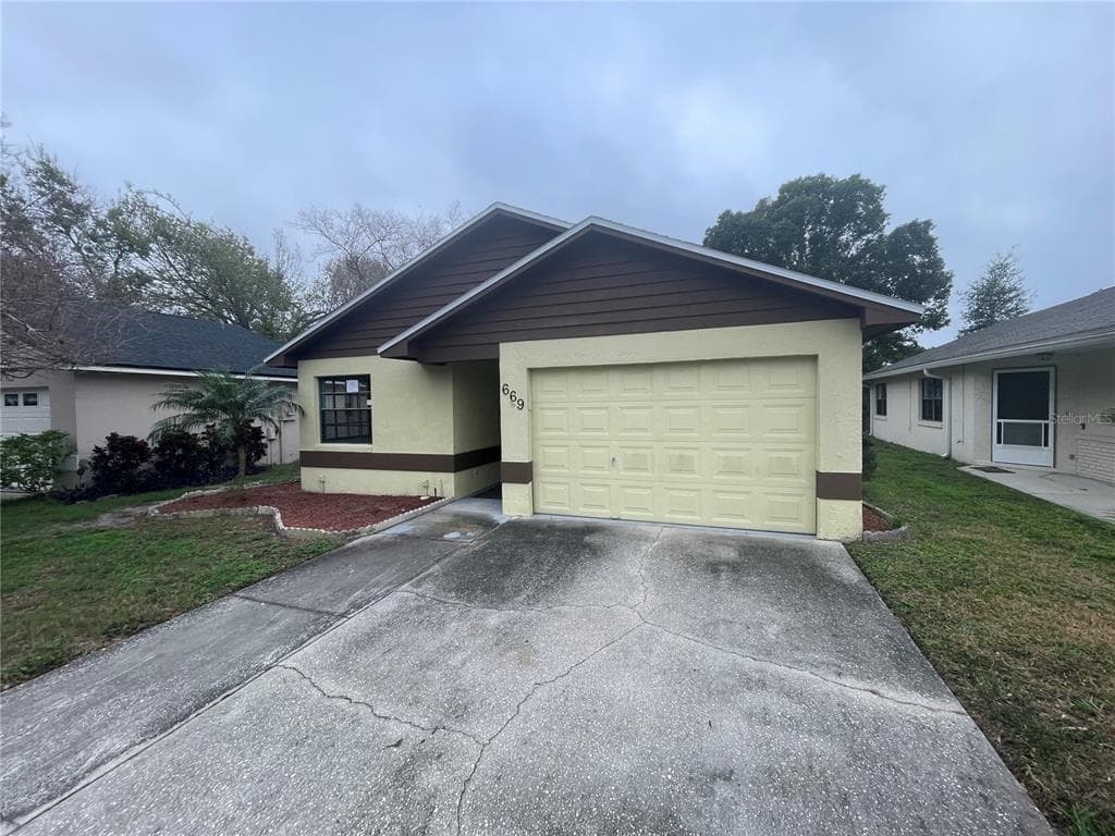 669 EAGLE RUN LAKELAND, FL 33809