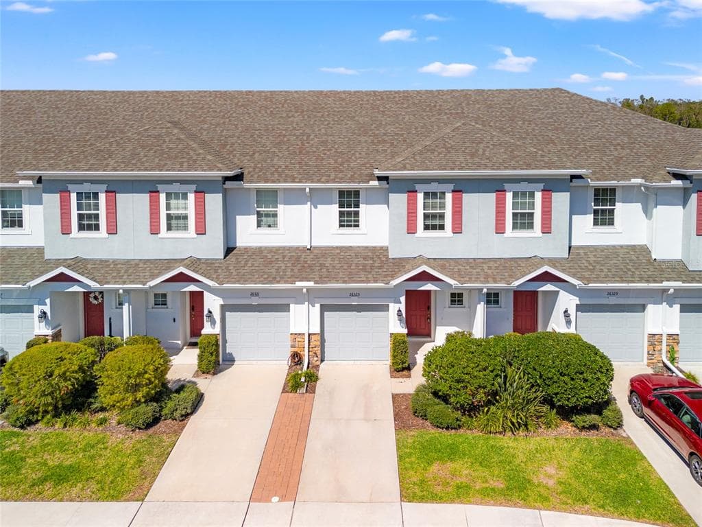 26325 LIMESTONE SPRINGS WAY WESLEY CHAPEL, FL 33544