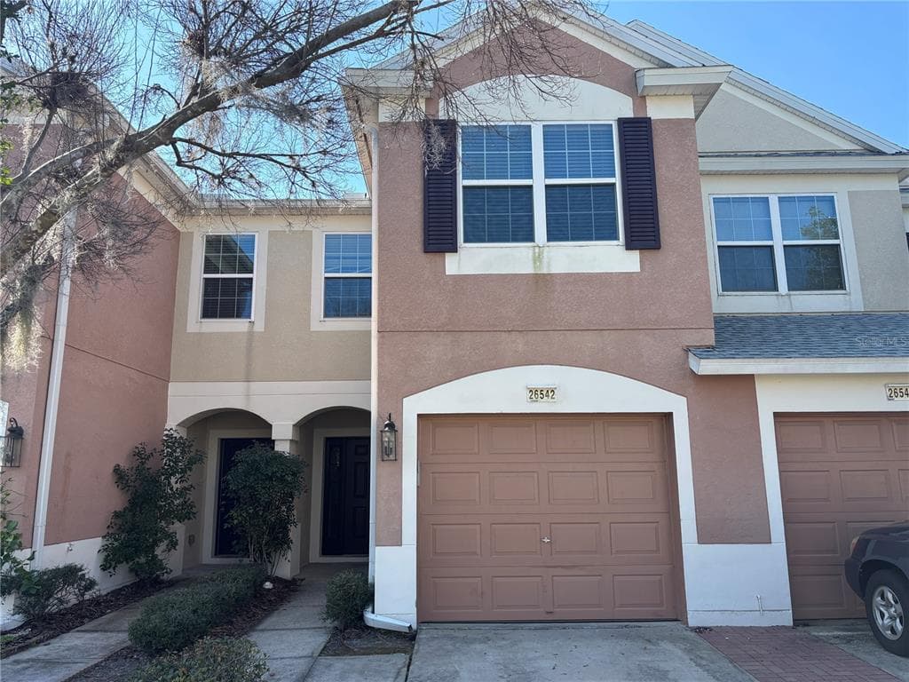 26542 CASTLEVIEW WAY WESLEY CHAPEL, FL 33544
