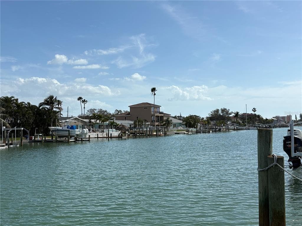 525 CRYSTAL DRIVE MADEIRA BEACH, FL 33708