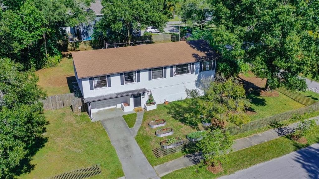 1003 W RIVER HEIGHTS AVENUE TAMPA, FL 33603