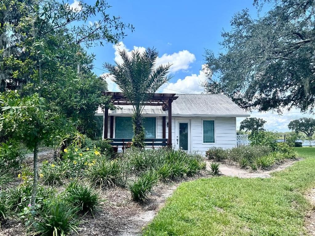 4156 MCINTOSH RD UNIT B DOVER, FL 33527