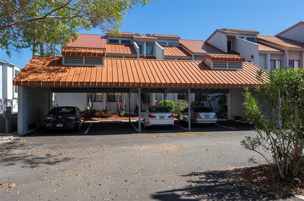 557 PINELLAS BAYWAY S UNIT 114 ST PETERSBURG, FL 33715