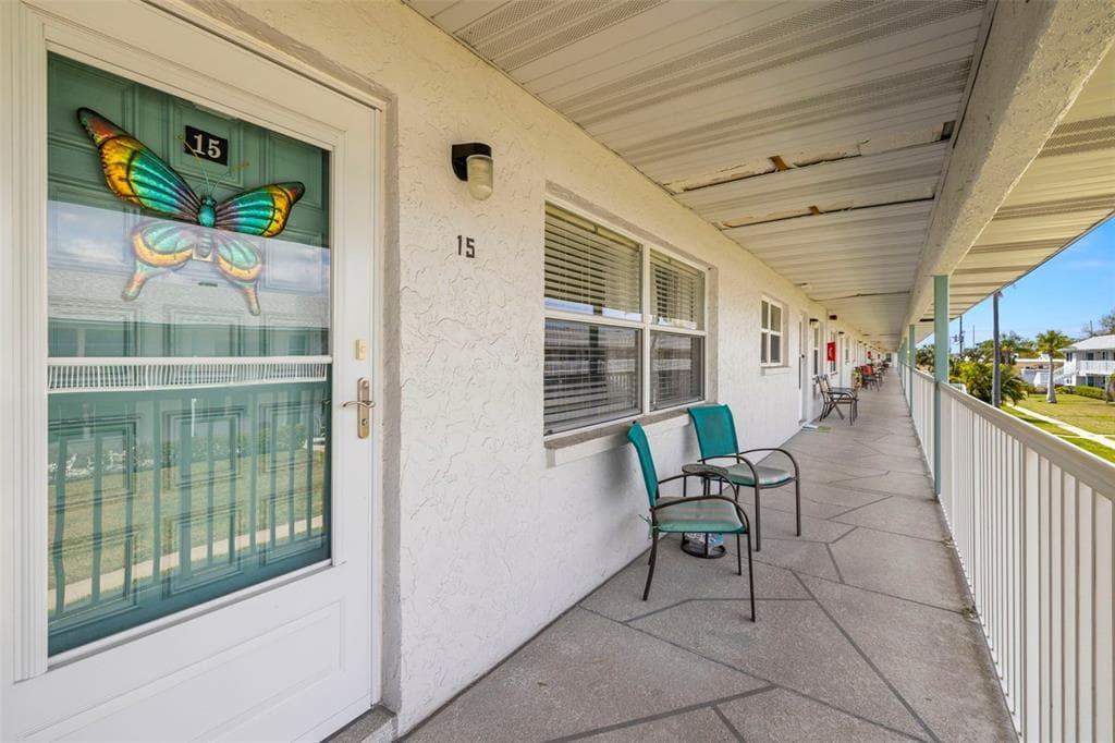 5227 81ST LANE N UNIT 15 ST PETERSBURG, FL 33709