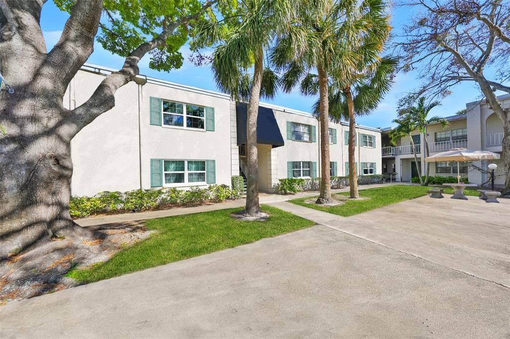 4315 AEGEAN DRIVE UNIT 130C TAMPA, FL 33611