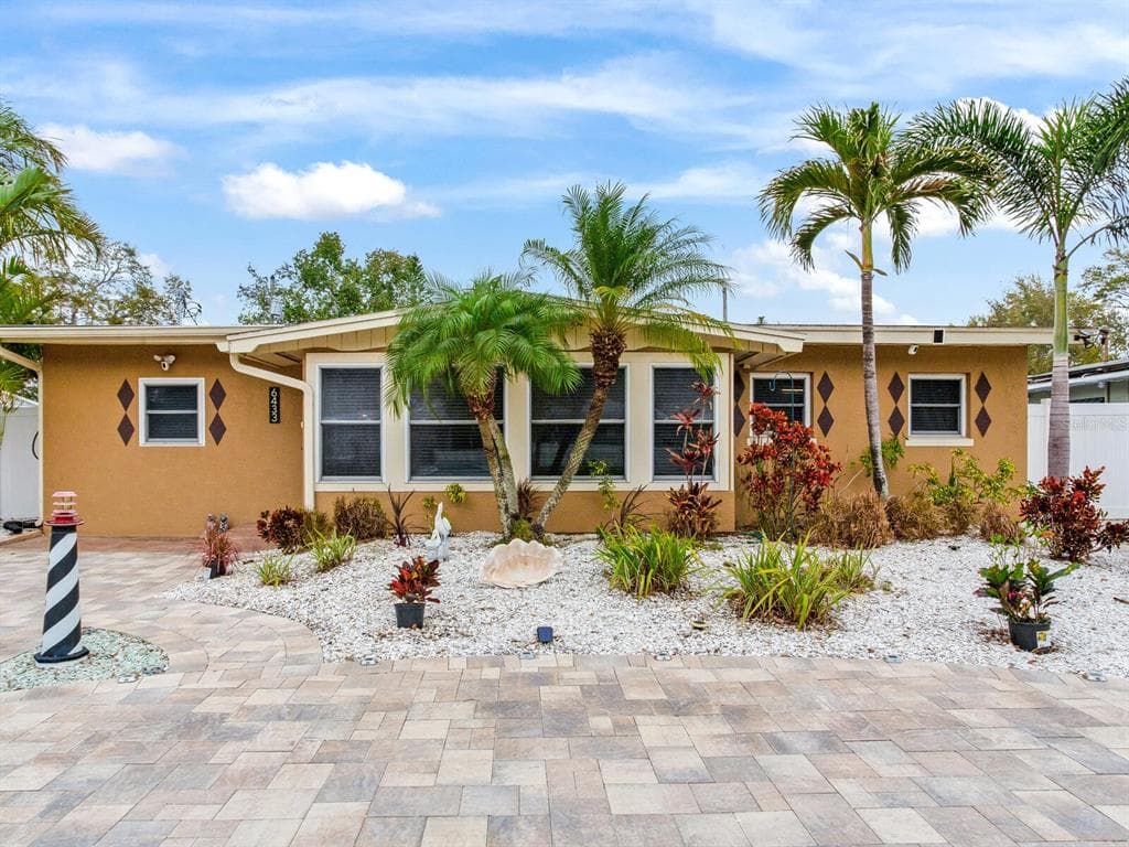 6433 FLAMINGO WAY S ST PETERSBURG, FL 33707