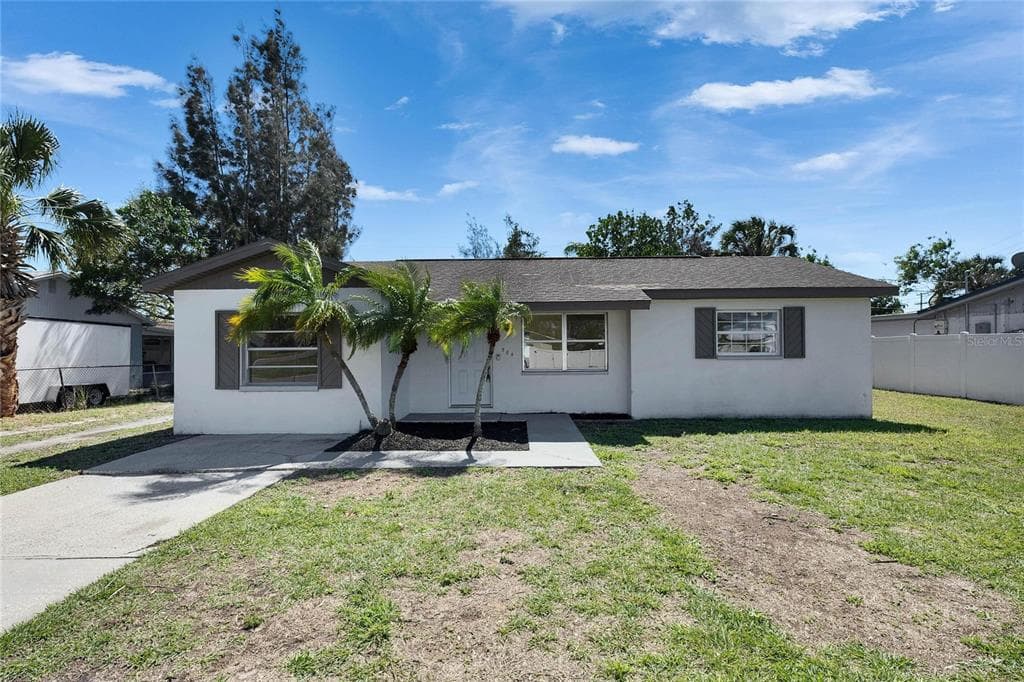 564 FLORIDA CIRCLE S APOLLO BEACH, FL 33572