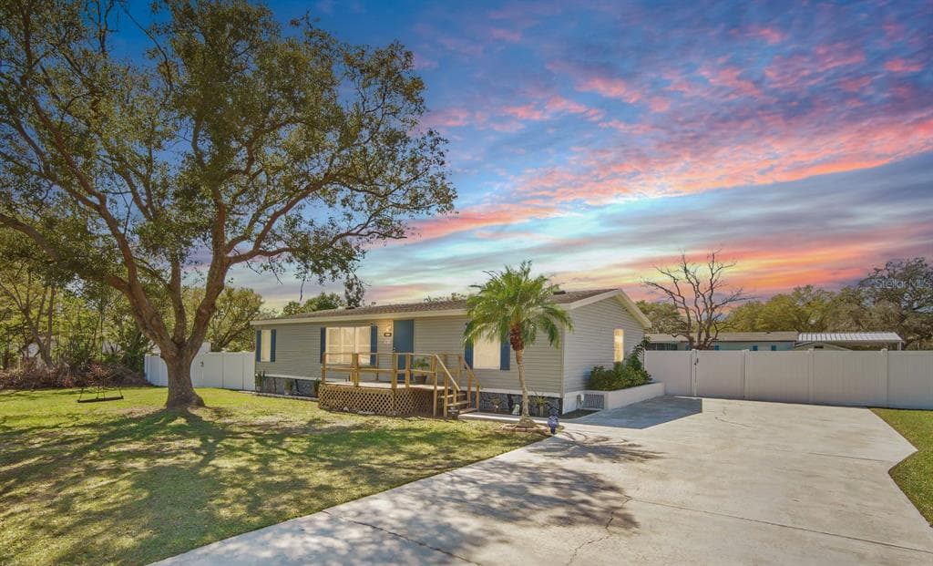 1204 BLUE SKY PLACE DOVER, FL 33527