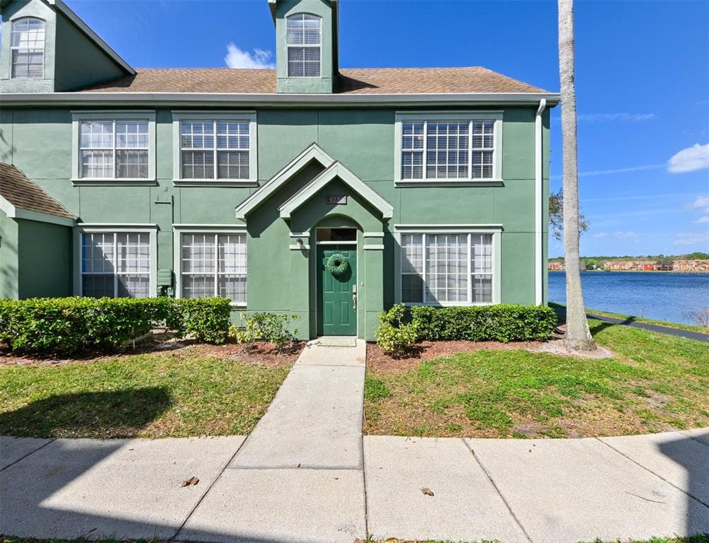 9730 LAKE CHASE ISLAND WAY UNIT 9730 TAMPA, FL 33626