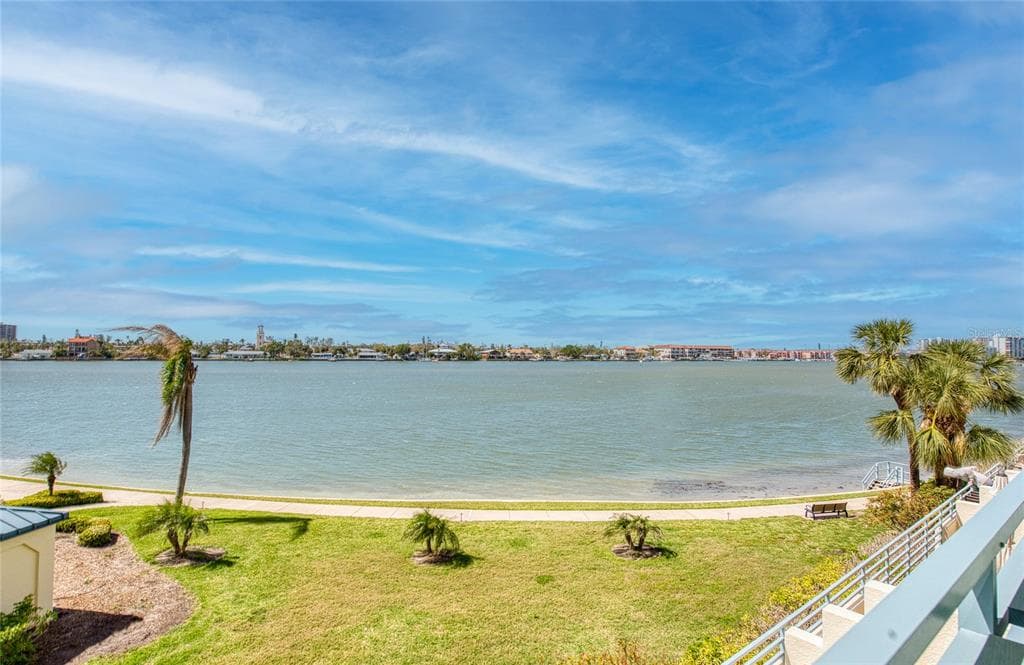 7974 SAILBOAT KEY BOULEVARD S UNIT 204 SOUTH PASADENA, FL 33707