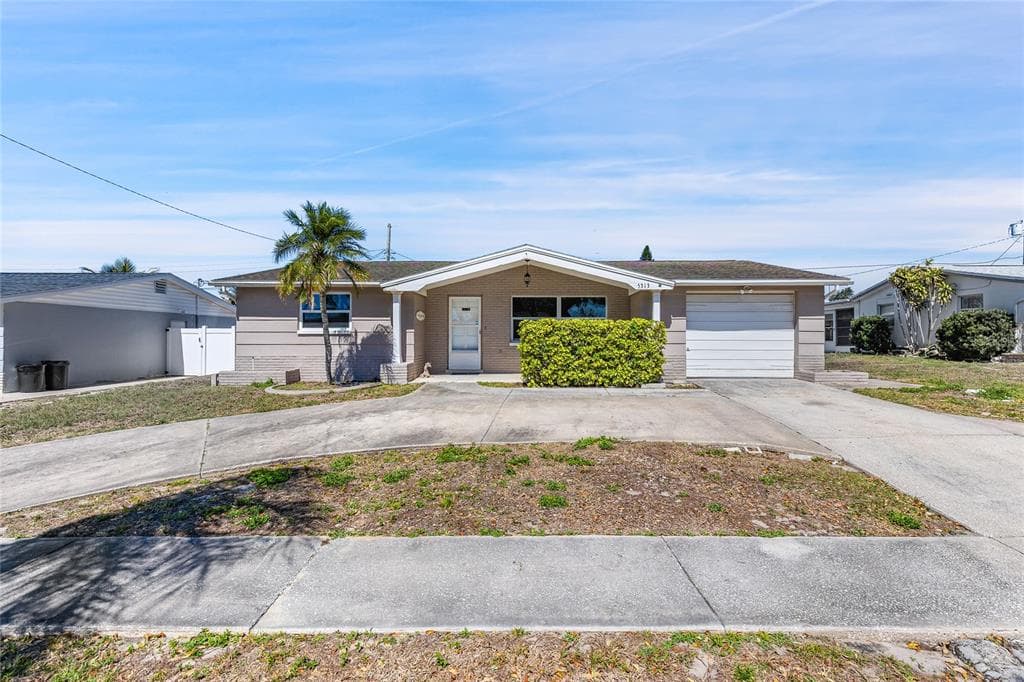 5313 MOSAIC DRIVE HOLIDAY, FL 34690