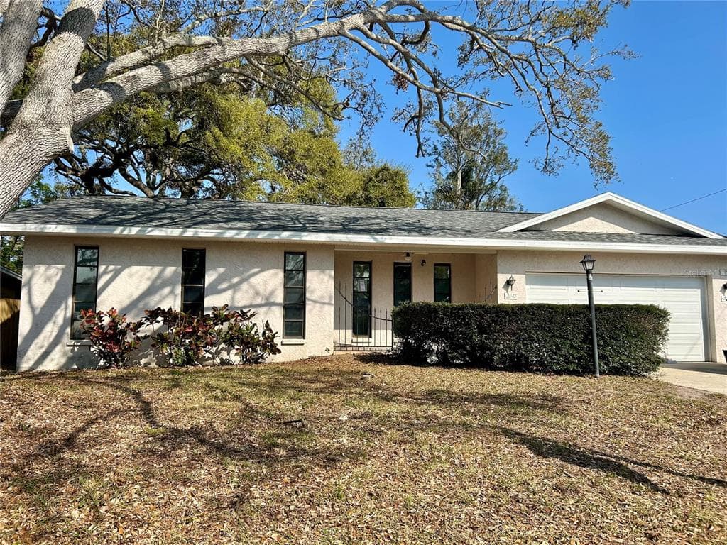2041 YALE AVENUE DUNEDIN, FL 34698