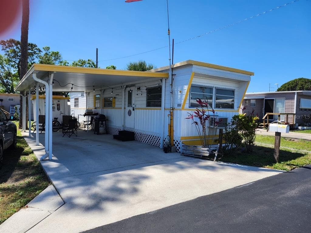 12674 SEMINOLE BOULEVARD UNIT C30 LARGO, FL 33778
