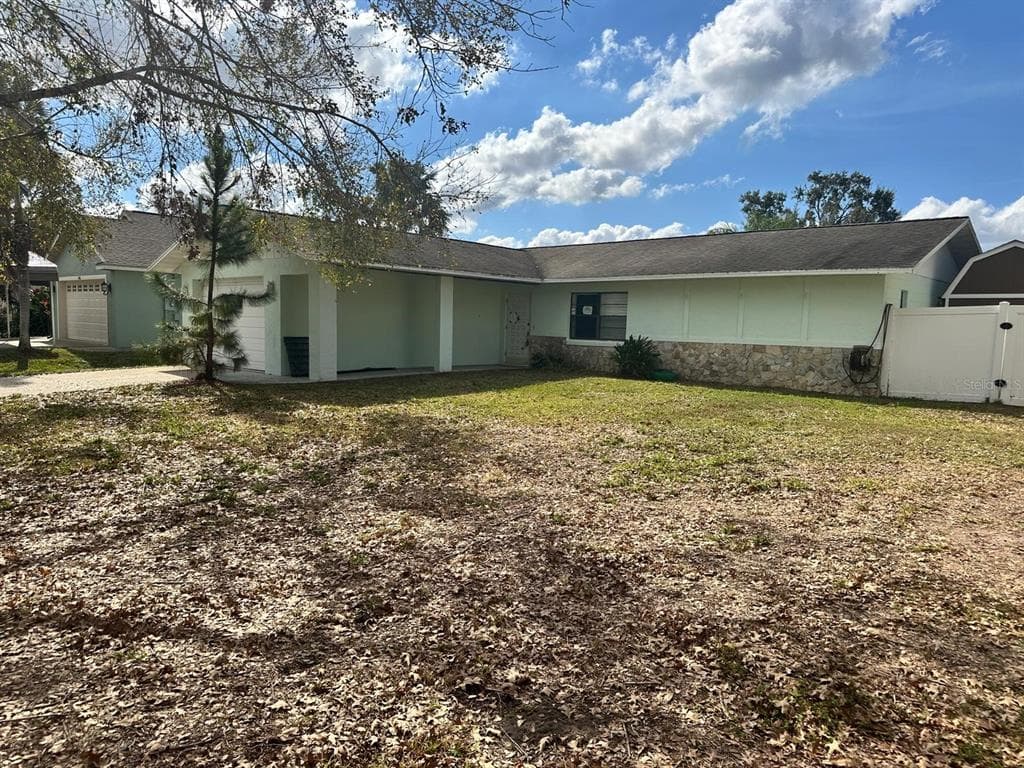 1544 CAMELLIA COURT LAKE PLACID, FL 33852