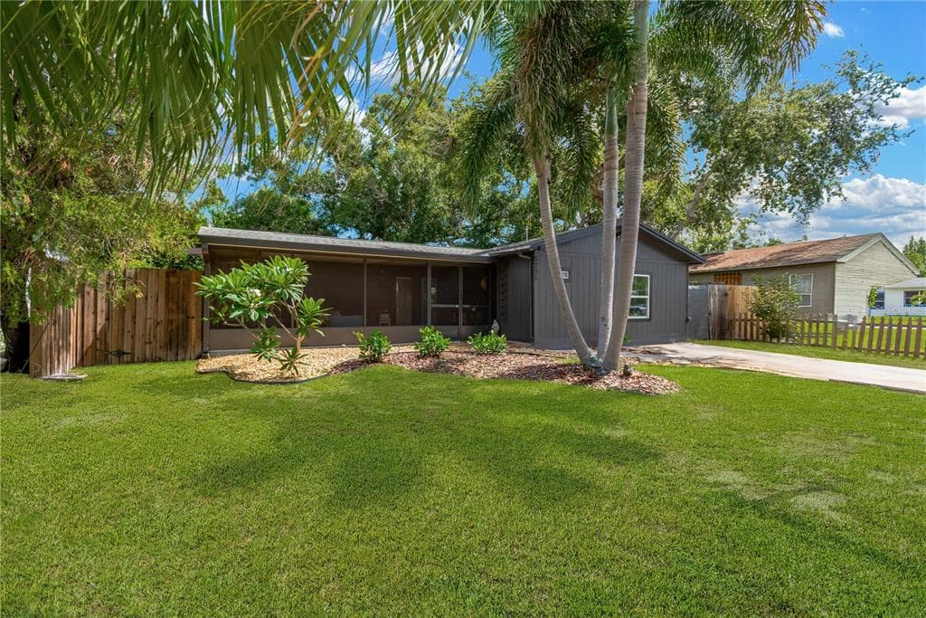 5205 13TH AVENUE S GULFPORT, FL 33707