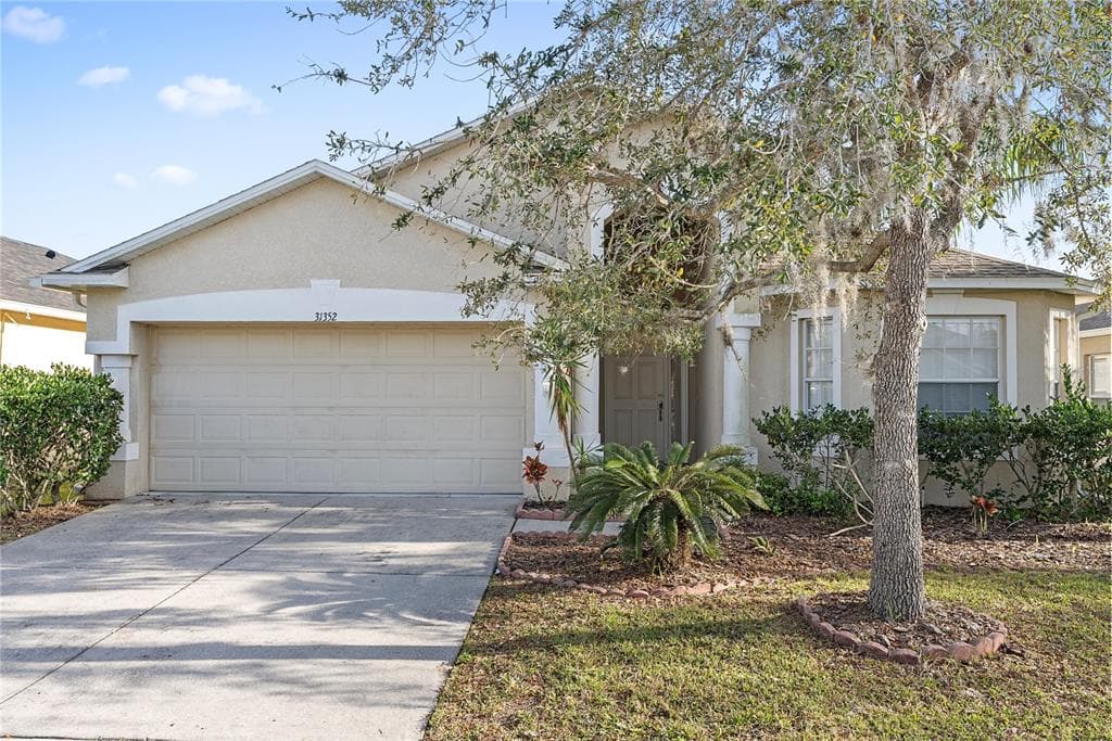 31352 PHILMAR LANE WESLEY CHAPEL, FL 33543