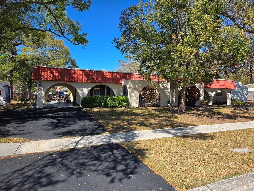 1582 GREENLEA DRIVE CLEARWATER, FL 33755
