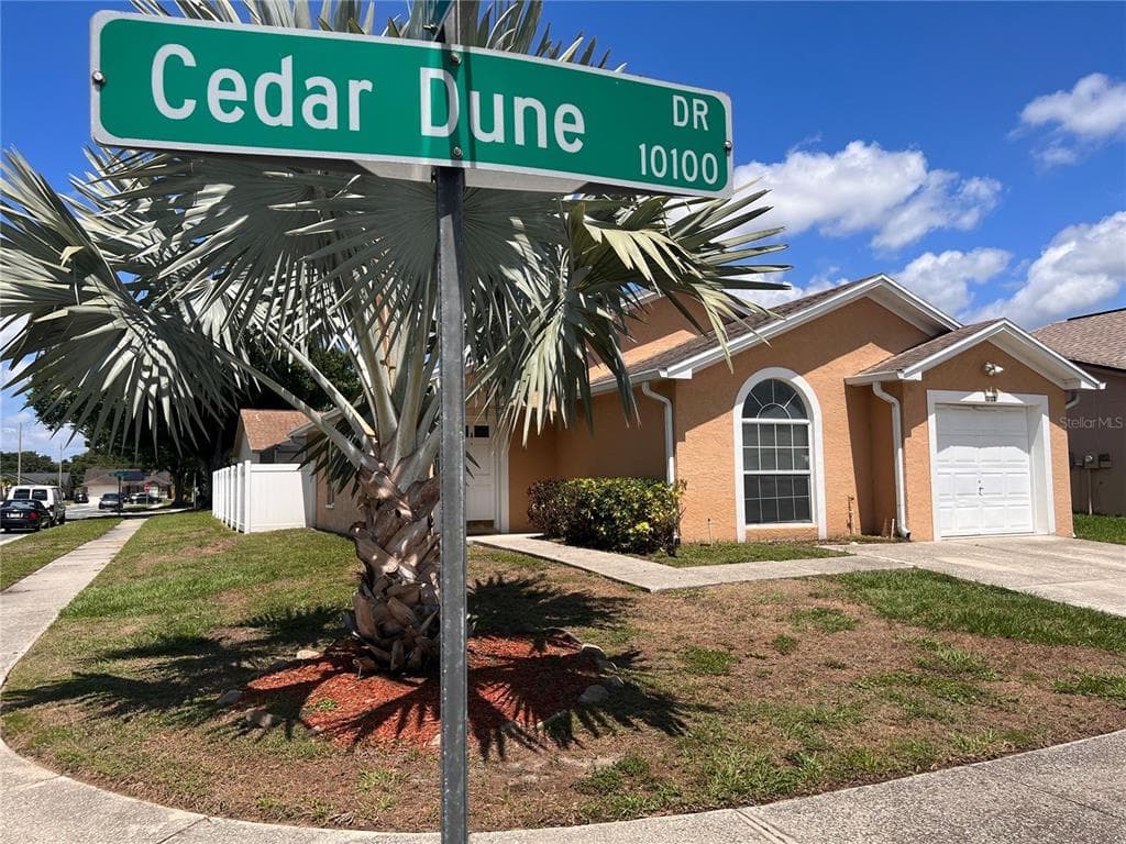 10102 CEDAR DUNE DRIVE