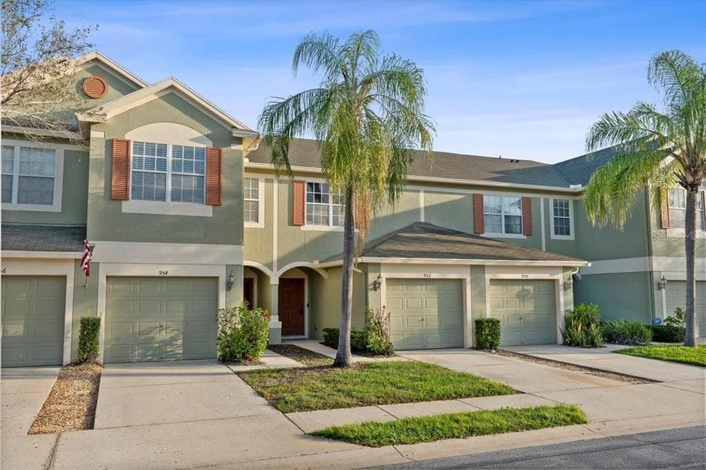 952 VISTA CAY COURT BRANDON, FL 33511