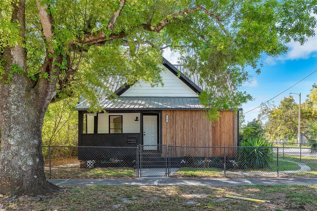3201 E 23RD AVENUE TAMPA, FL 33605