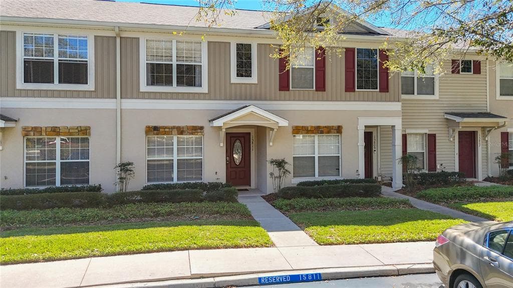 15811 FISHHAWK FALLS DRIVE