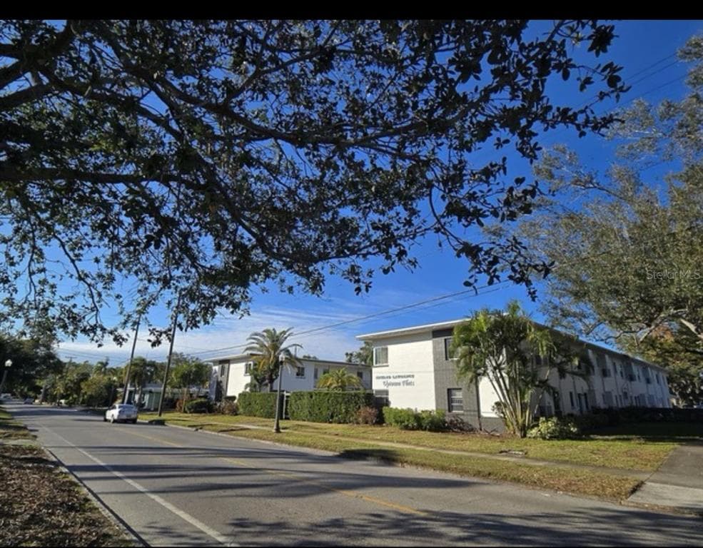 525 9TH AVENUE N UNIT 23 ST PETERSBURG, FL 33701