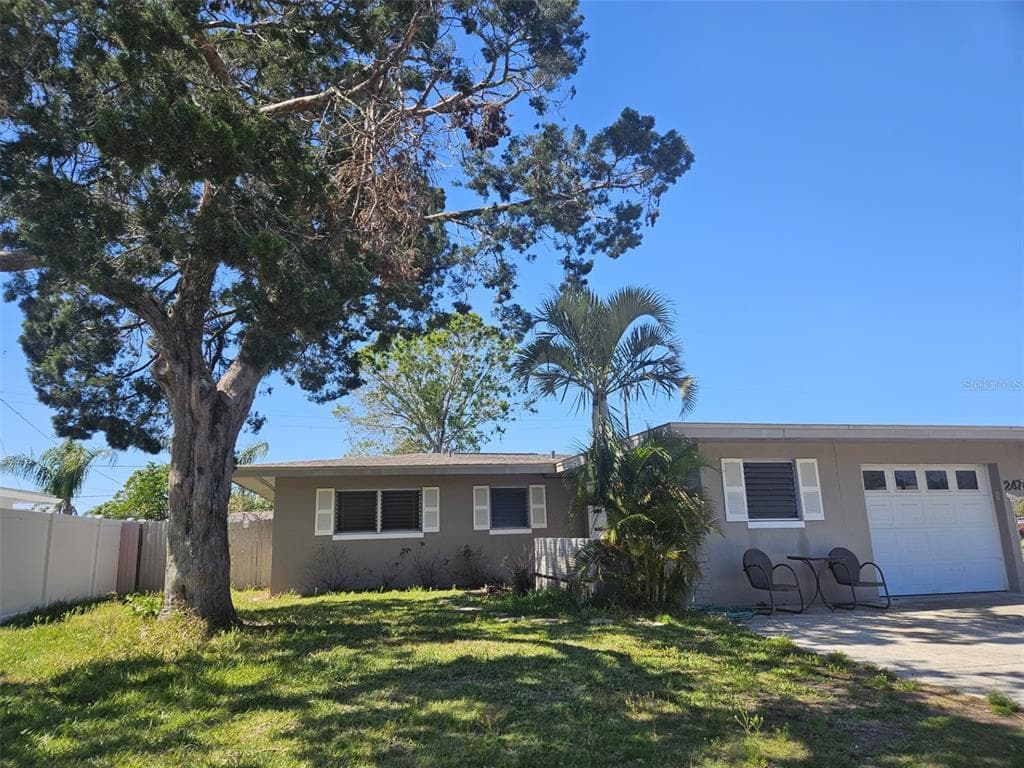 2470 BAYSHORE BOULEVARD DUNEDIN, FL 34698