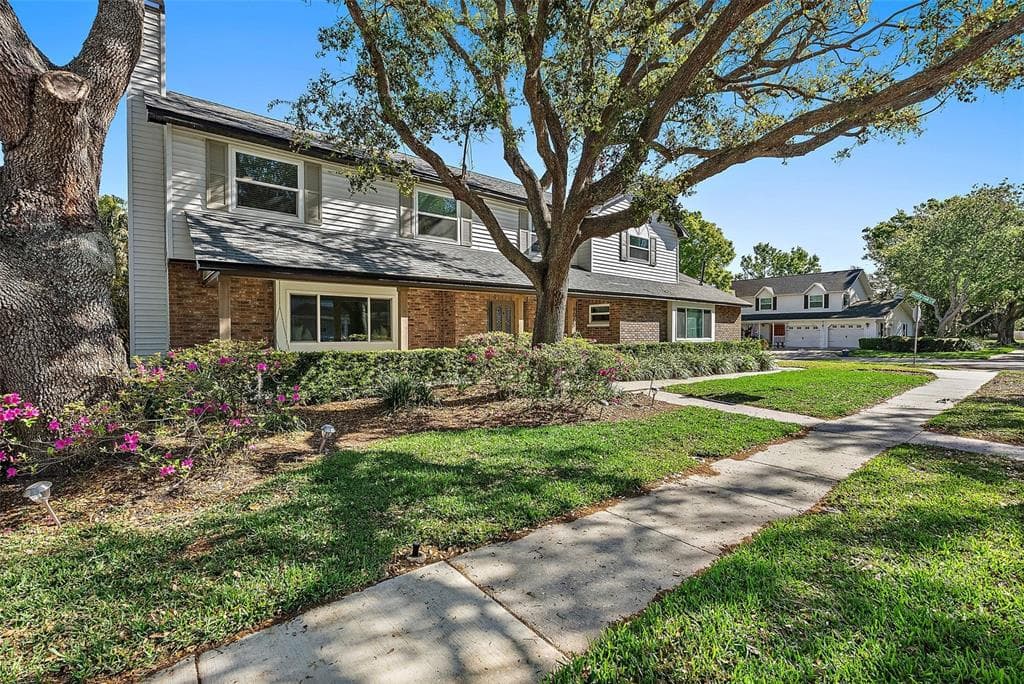 9067 CYPRESS TRAIL SEMINOLE, FL 33777