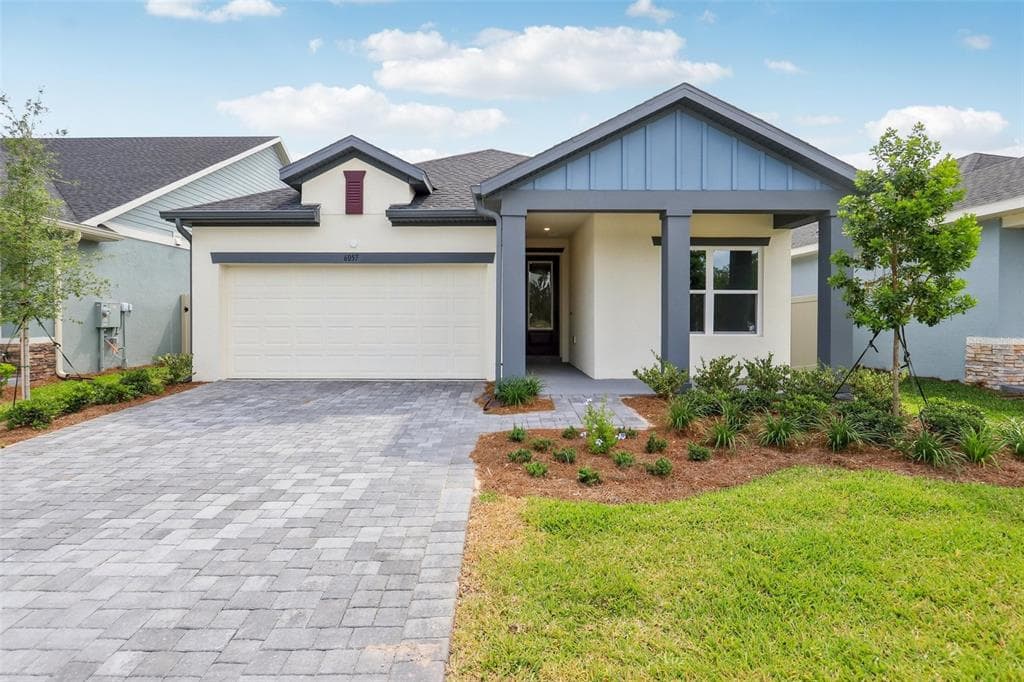 6057 SACRED OAK AVENUE MOUNT DORA, FL 32757