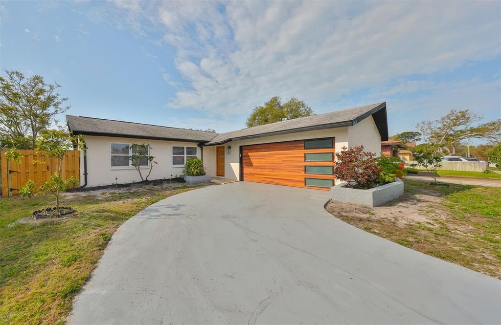 6958 68TH AVENUE N PINELLAS PARK, FL 33781