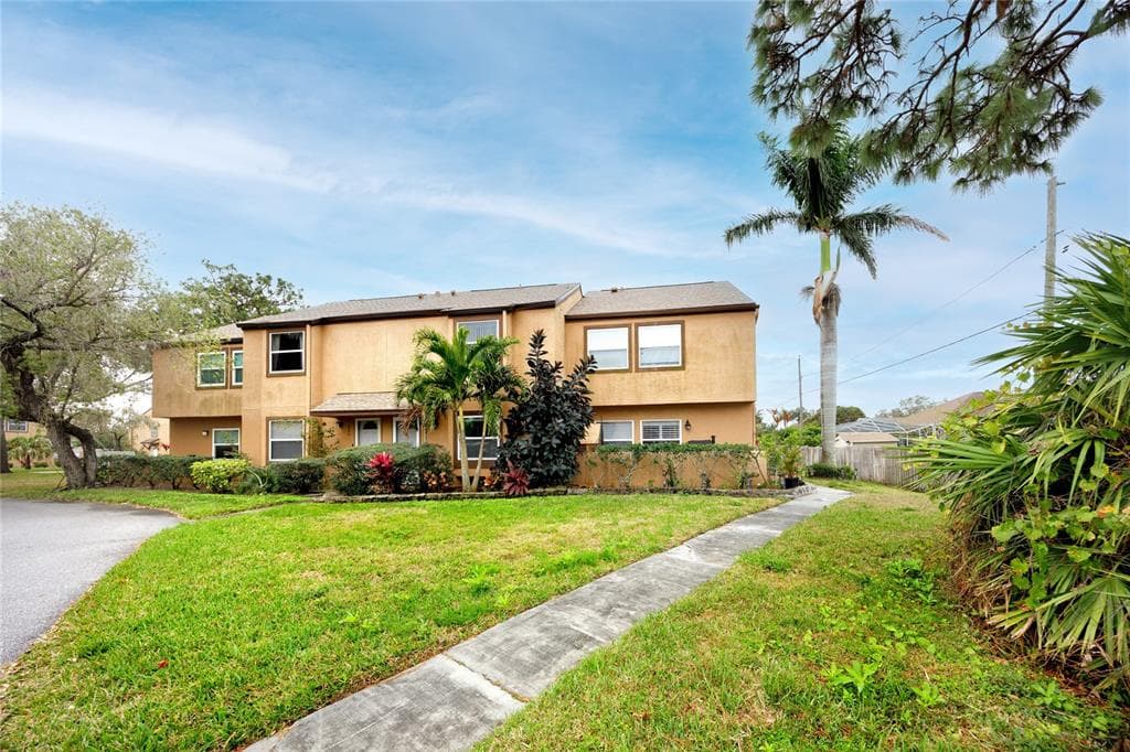 1824 CLEARBROOKE DRIVE CLEARWATER, FL 33760