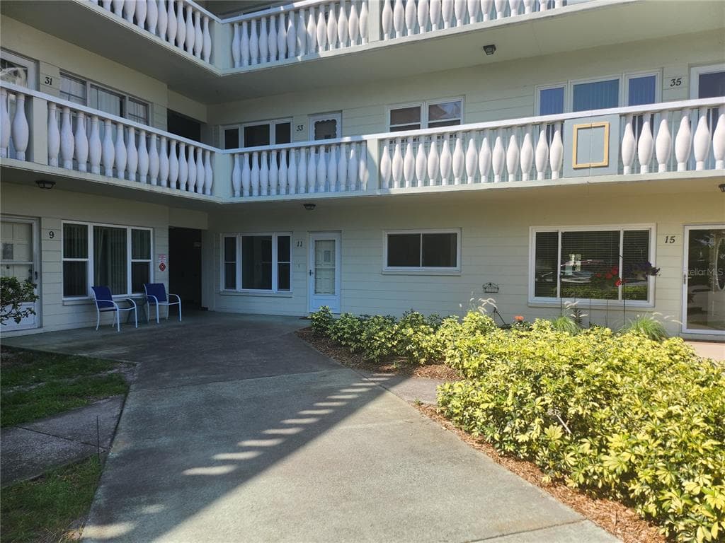 2293 SWEDISH DRIVE UNIT 11 CLEARWATER, FL 33763
