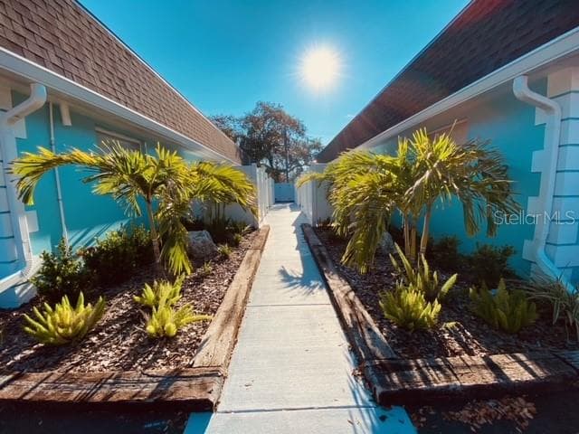327 S FERNWOOD AVENUE UNIT 4 CLEARWATER, FL 33765
