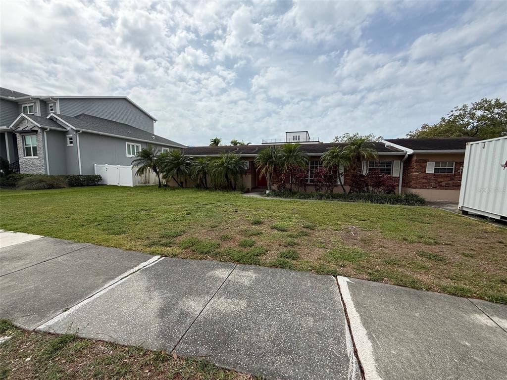 205 S SHORE CREST DRIVE TAMPA, FL 33609