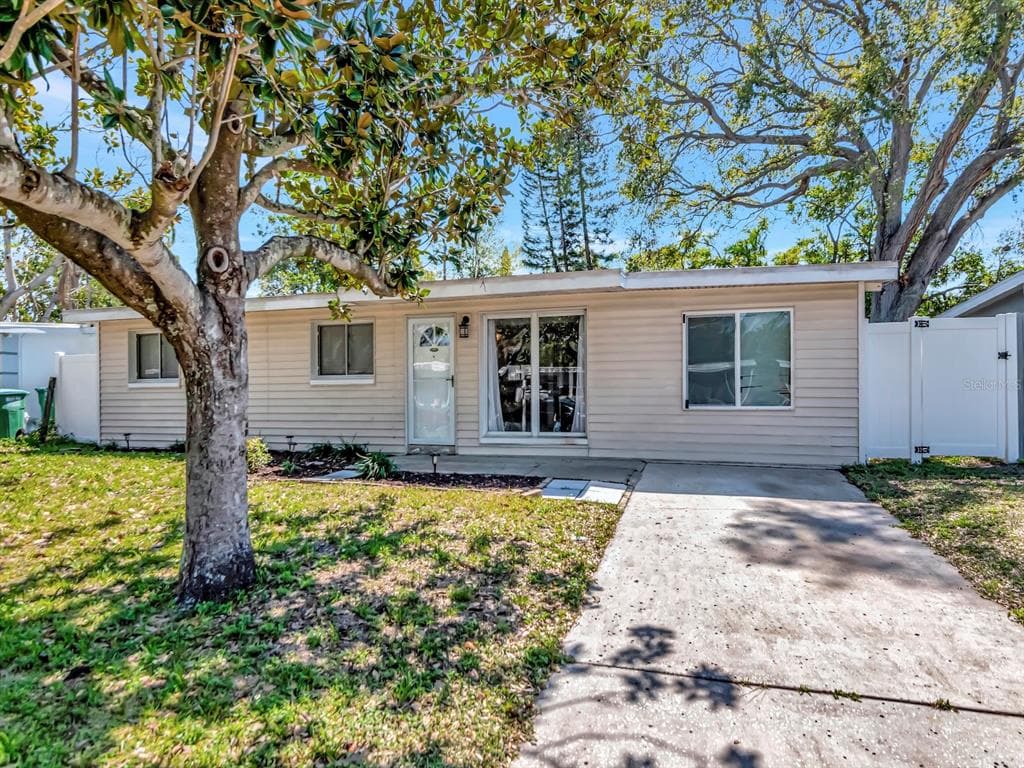 2127 ALEMANDA DRIVE CLEARWATER, FL 33764