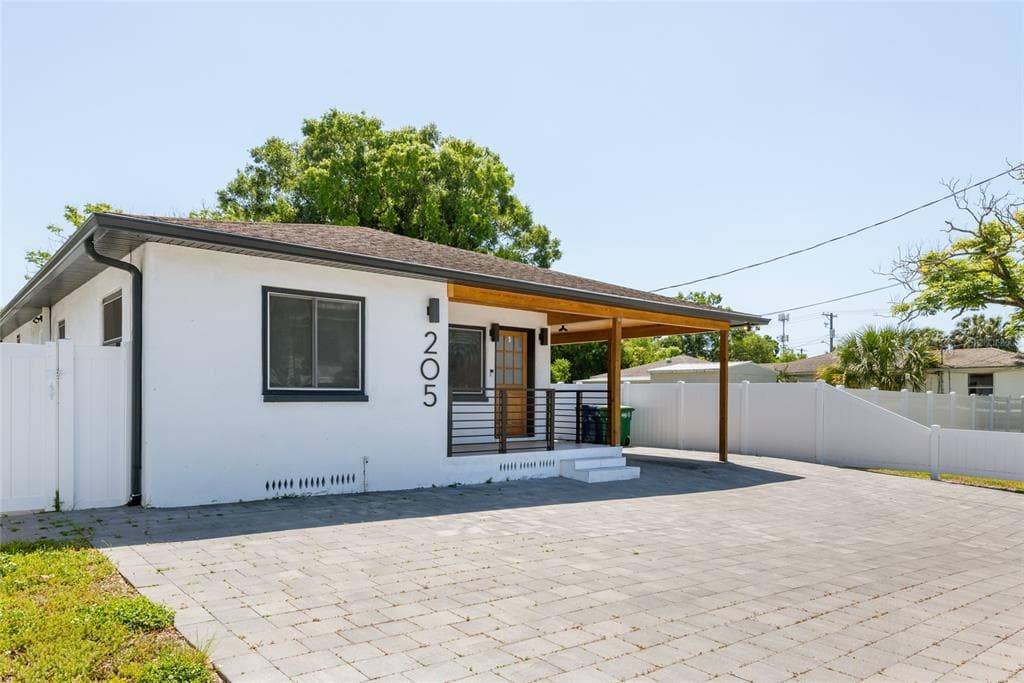 205 N MACDILL AVENUE TAMPA, FL 33609