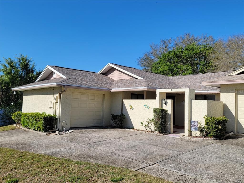 111 LAKESIDE COLONY DRIVE TARPON SPRINGS, FL 34689