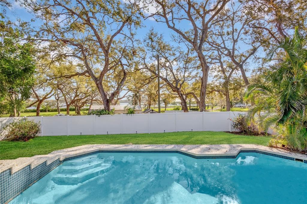 230 LOTUS DRIVE SAFETY HARBOR, FL 34695