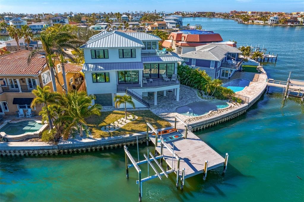 16119 6TH STREET E REDINGTON BEACH, FL 33708