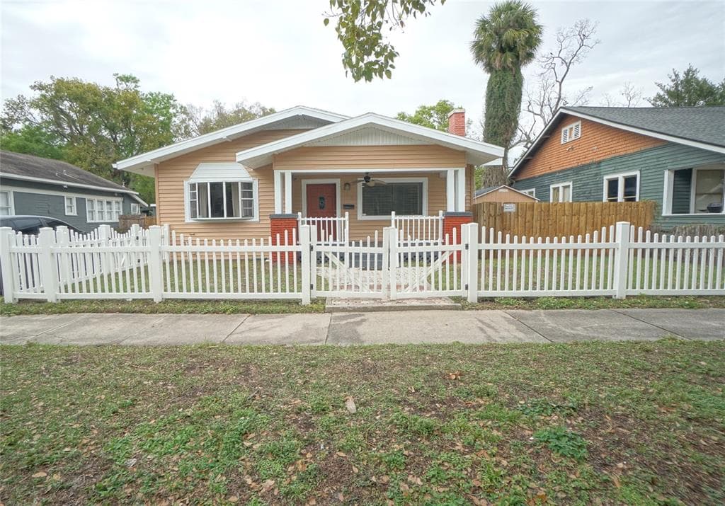 916 E 25TH AVENUE TAMPA, FL 33605