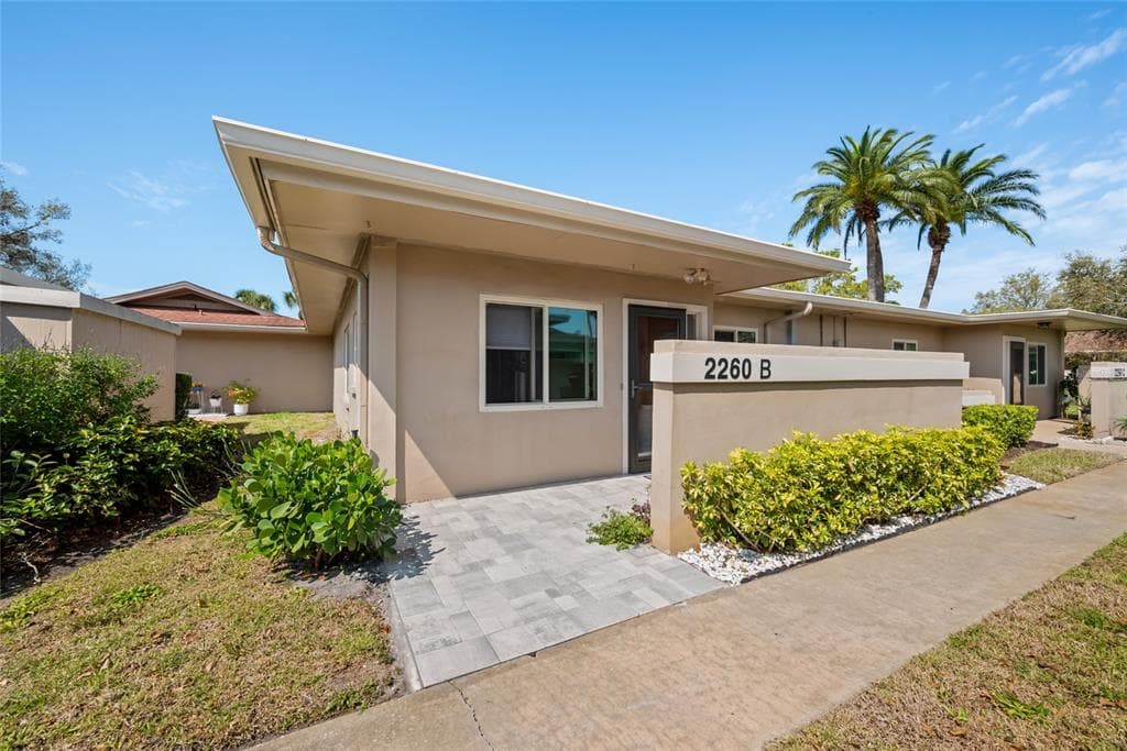 2260 OAK NECK ROAD UNIT B CLEARWATER, FL 33763