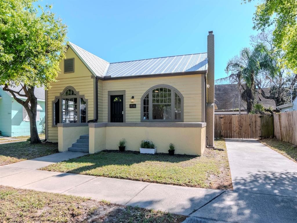 5807 N MIAMI PLACE TAMPA, FL 33604