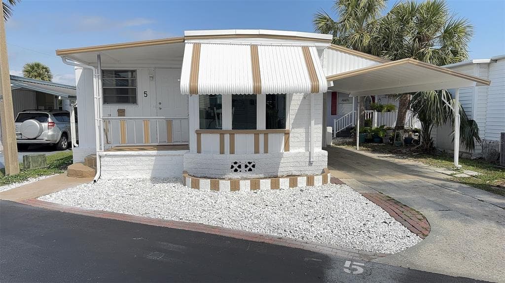 4851 W GANDY BOULEVARD UNIT B4L5 TAMPA, FL 33611