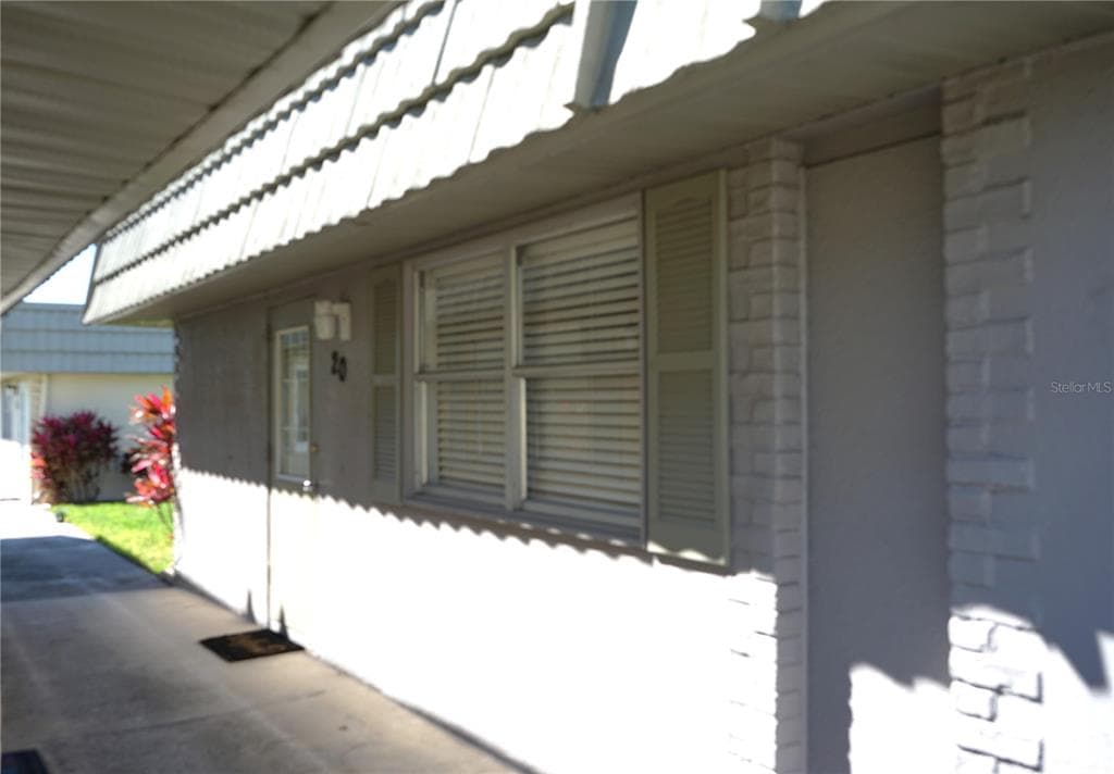 201 KINGS BOULEVARD UNIT 20 SUN CITY CENTER, FL 33573