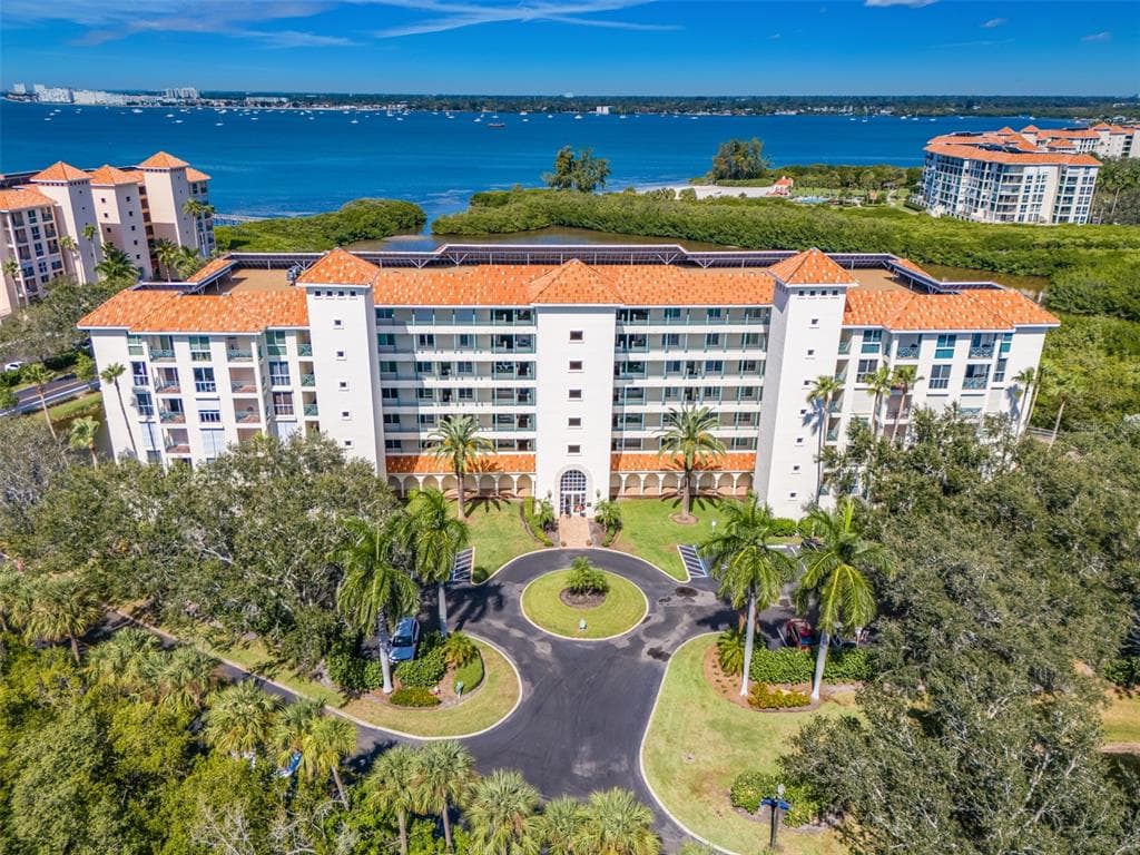 4801 OSPREY DRIVE S UNIT 404 ST PETERSBURG, FL 33711
