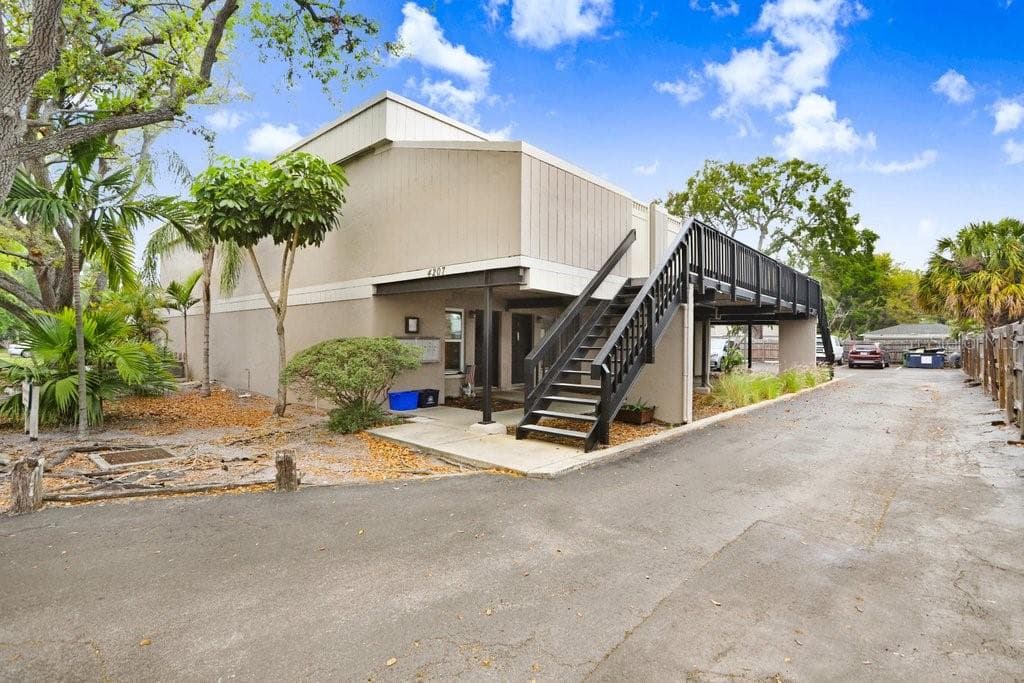 4207 W SAN RAFAEL STREET UNIT E TAMPA, FL 33629