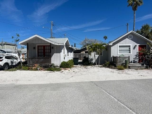433 137TH AVENUE CIRCLE MADEIRA BEACH, FL 33708